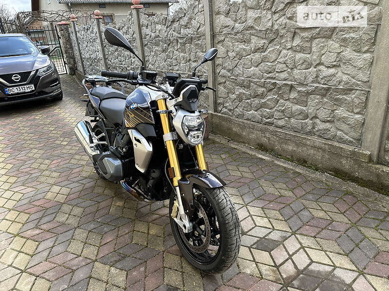 Мото BMW R 1250R