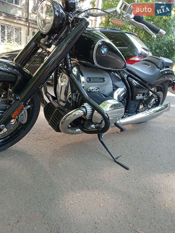 BMW R 18