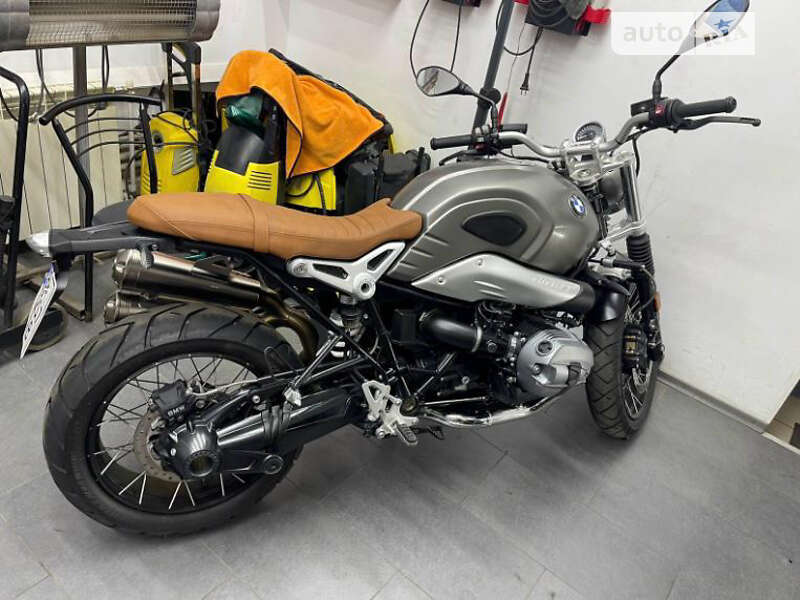 Мотоцикл Без обтікачів (Naked bike) BMW R nineT Scrambler