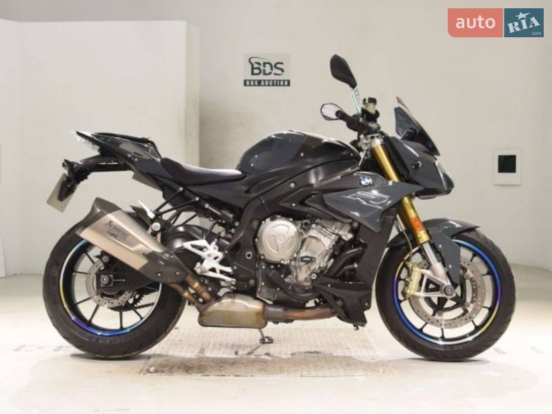 Мото BMW S 1000R