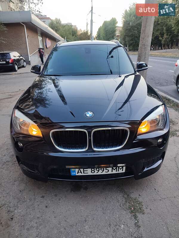Позашляховик / Кросовер BMW X1