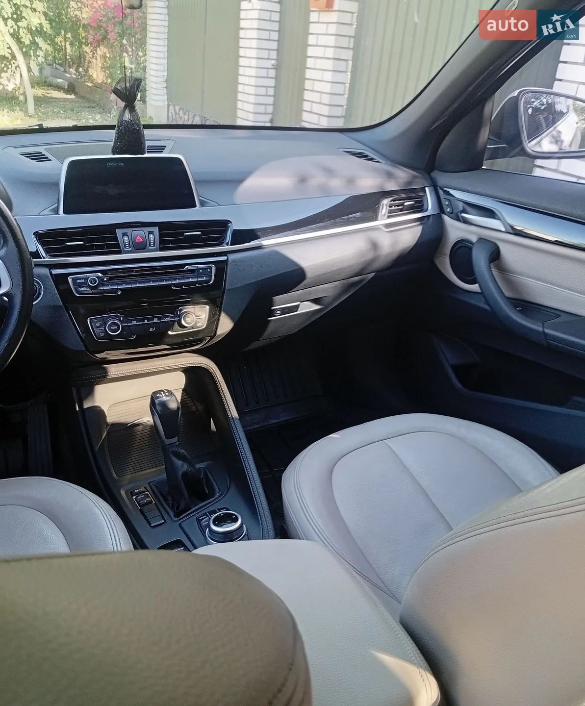 BMW X1 2017 VIN WBXHU7C36J5H44850 фото оголошення 3 з 35
