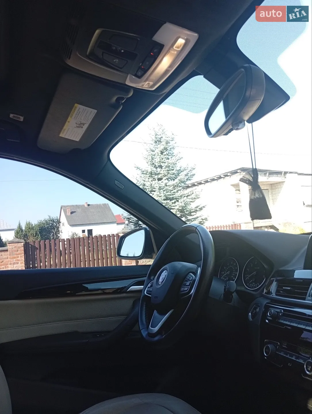 BMW X1 2017 VIN WBXHU7C36J5H44850 фото оголошення 4 з 35