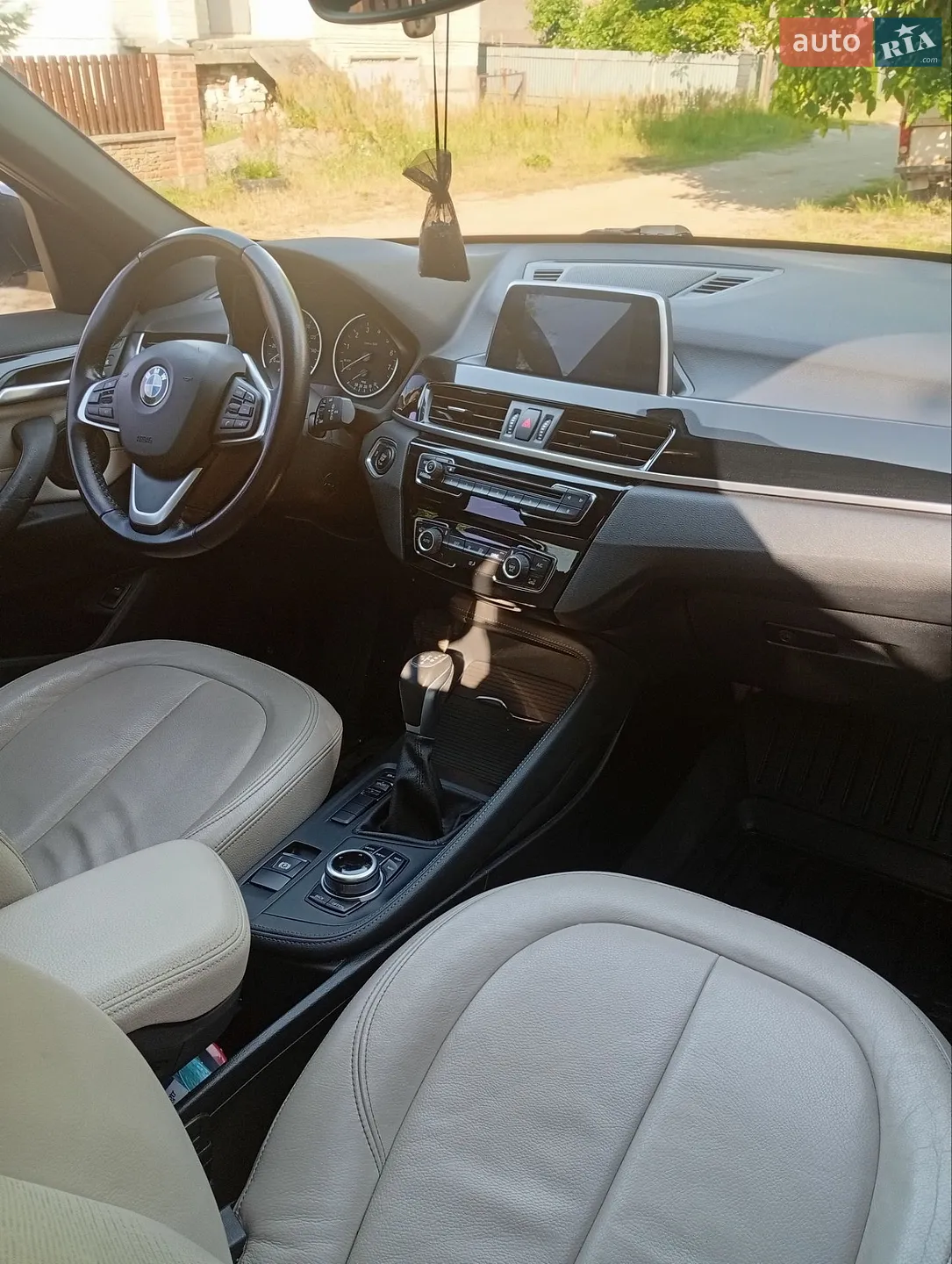 BMW X1 2017 VIN WBXHU7C36J5H44850 фото оголошення 9 з 35