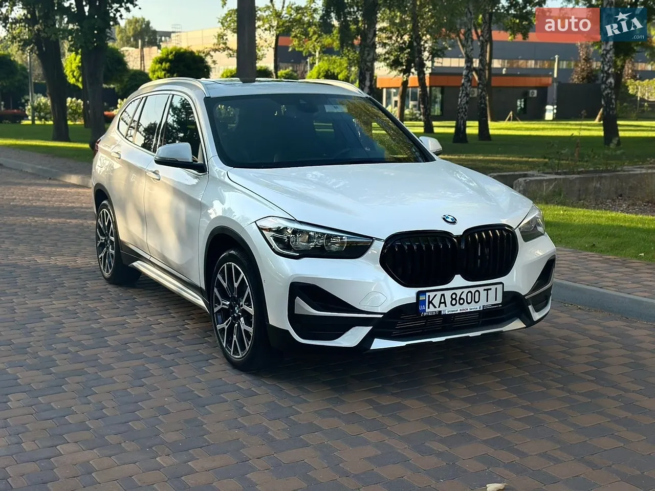 2022 BMW X1 - фото 1
