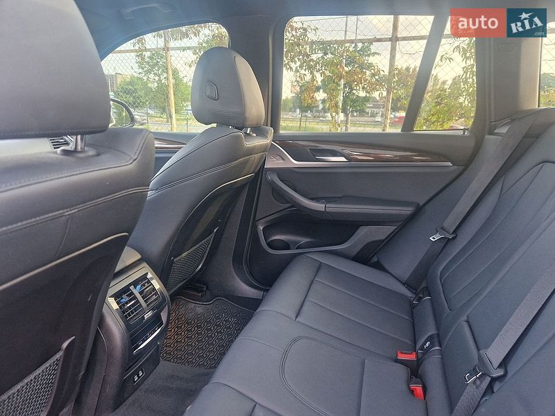Внедорожник / Кроссовер BMW X3 2020 в Киеве