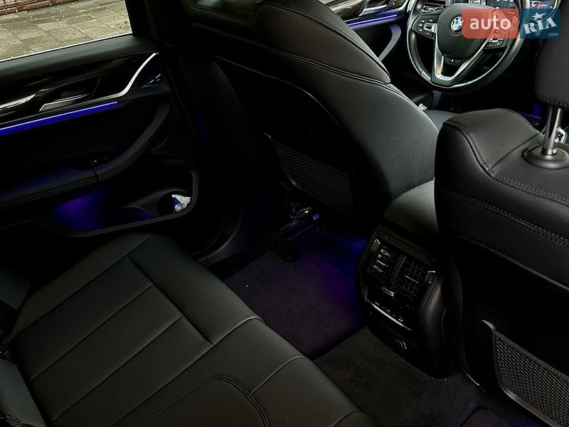 Внедорожник / Кроссовер BMW X3 2019 в Киеве
