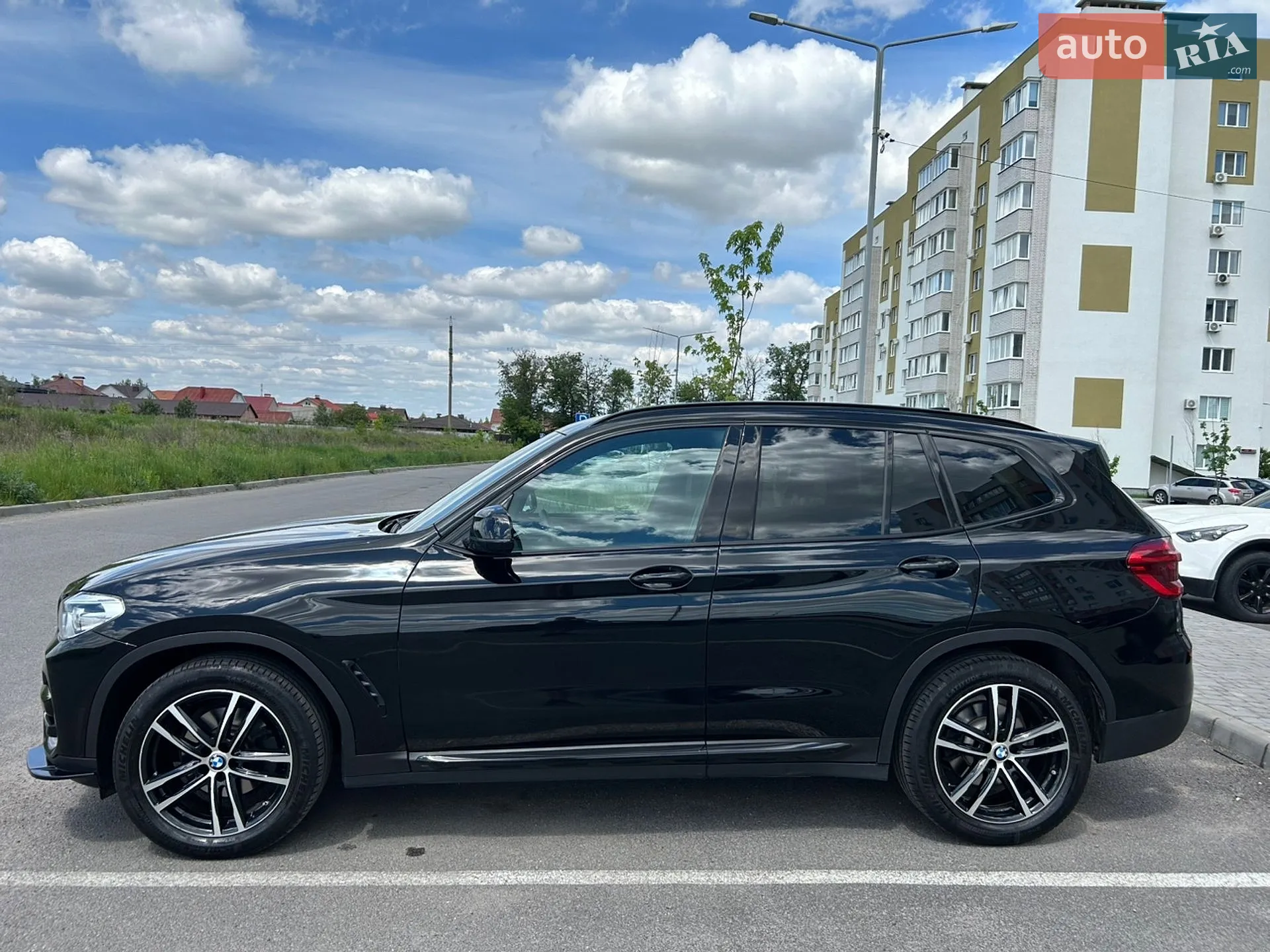 BMW X3 2019 VIN 5UXTY5C08L9B85141 фото оголошення 3 з 19