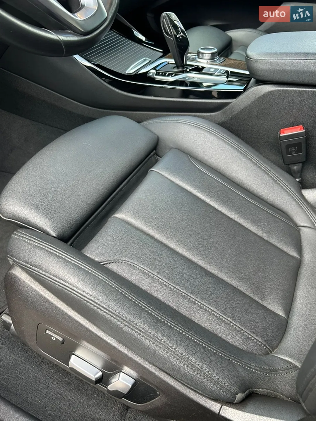BMW X3 2019 VIN 5UXTY5C08L9B85141 фото оголошення 11 з 19