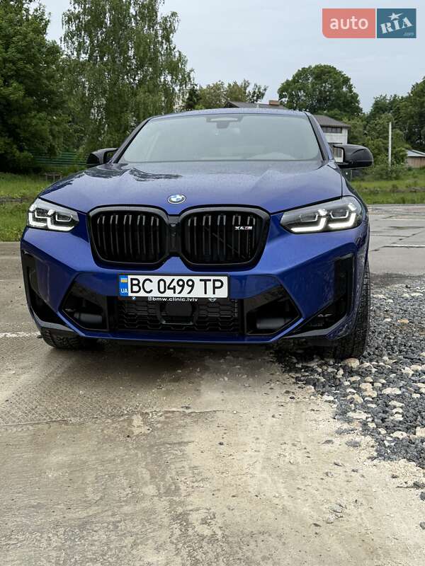 Позашляховик / Кросовер BMW X4 M