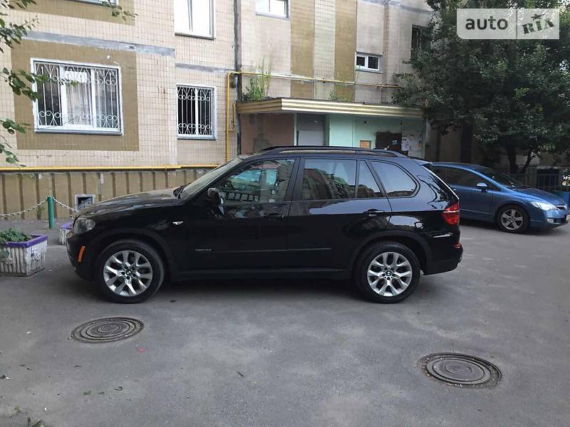BMW X5 2010 года