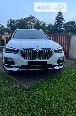 BMW X5  2021