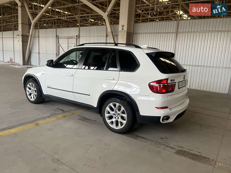 Позашляховик / Кросовер BMW X5