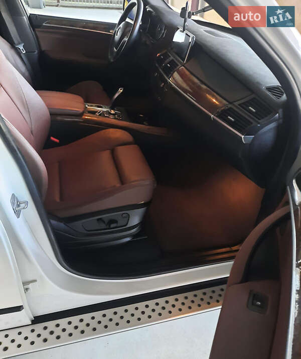 Внедорожник / Кроссовер BMW X5 2010 в Нежине