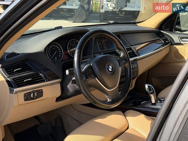 Внедорожник / Кроссовер BMW X5 2012 в Львове