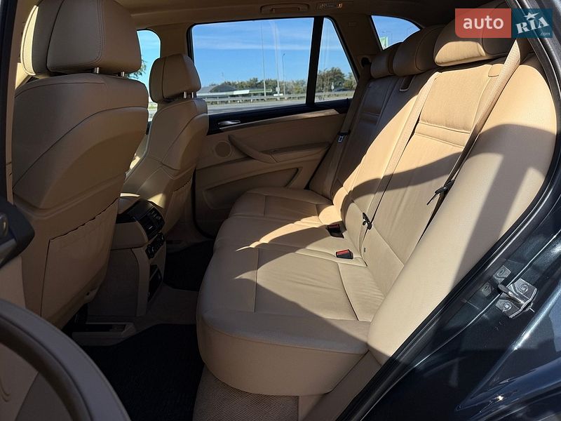 Внедорожник / Кроссовер BMW X5 2012 в Львове