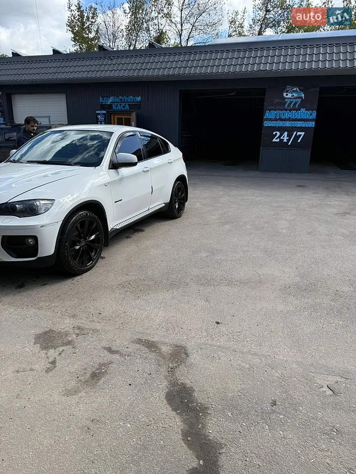 2011 BMW X6 - мініатюра 2