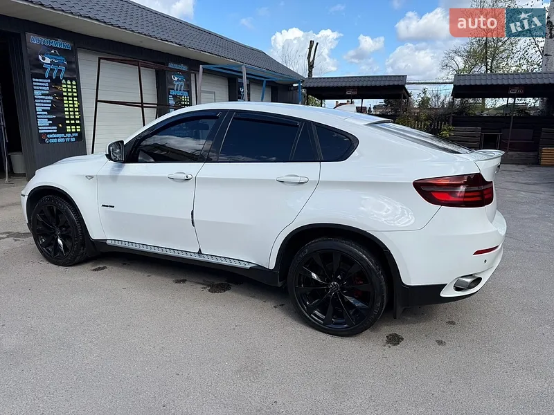 BMW X6 2011