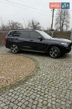 BMW X7  2021