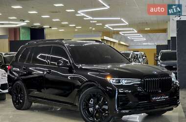 BMW X7  2021
