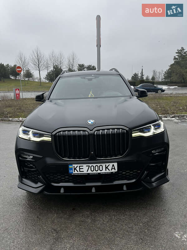 Внедорожник / Кроссовер BMW X7