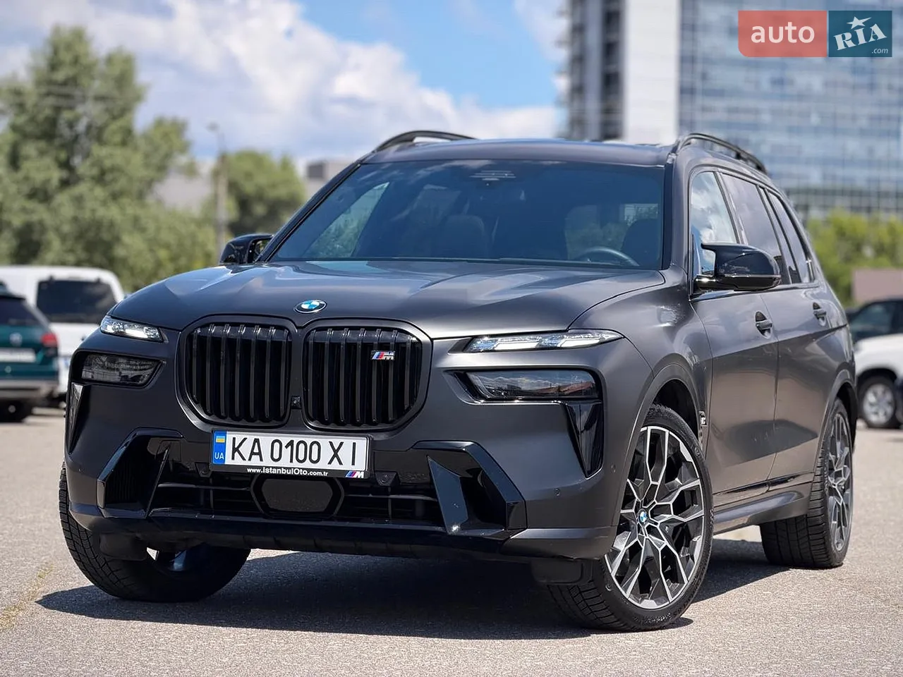 2025 BMW X7 - фото 1