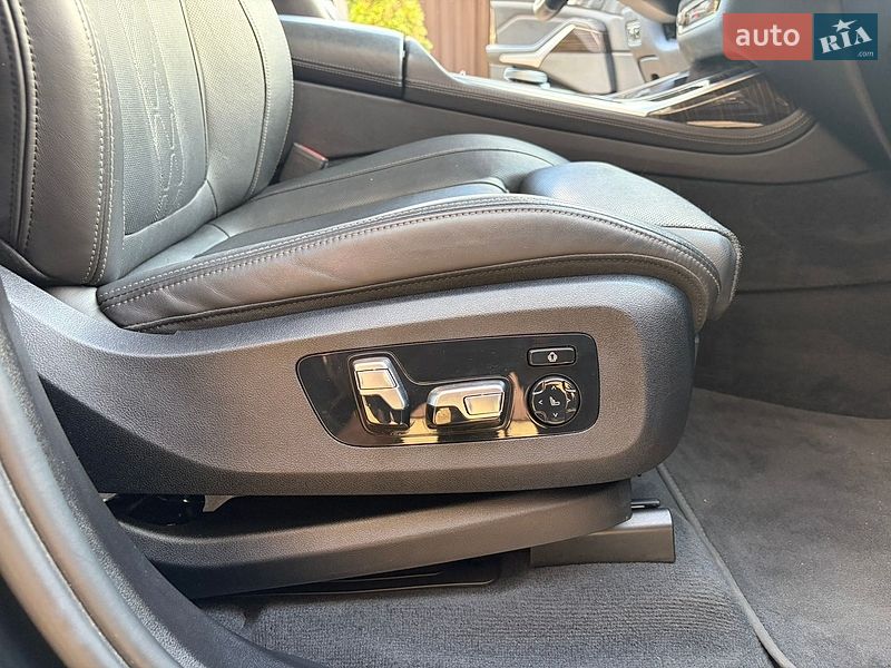 Позашляховик / Кросовер BMW X7 2023 в Сарнах