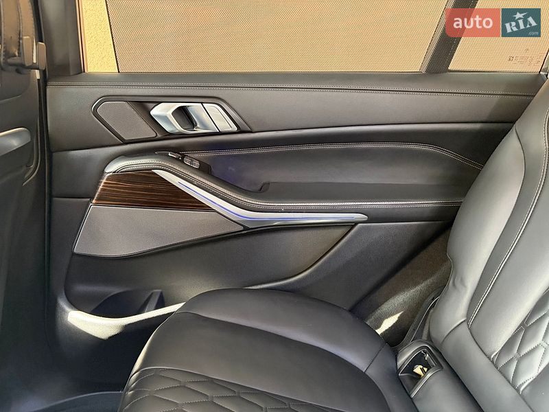 Позашляховик / Кросовер BMW X7 2023 в Сарнах