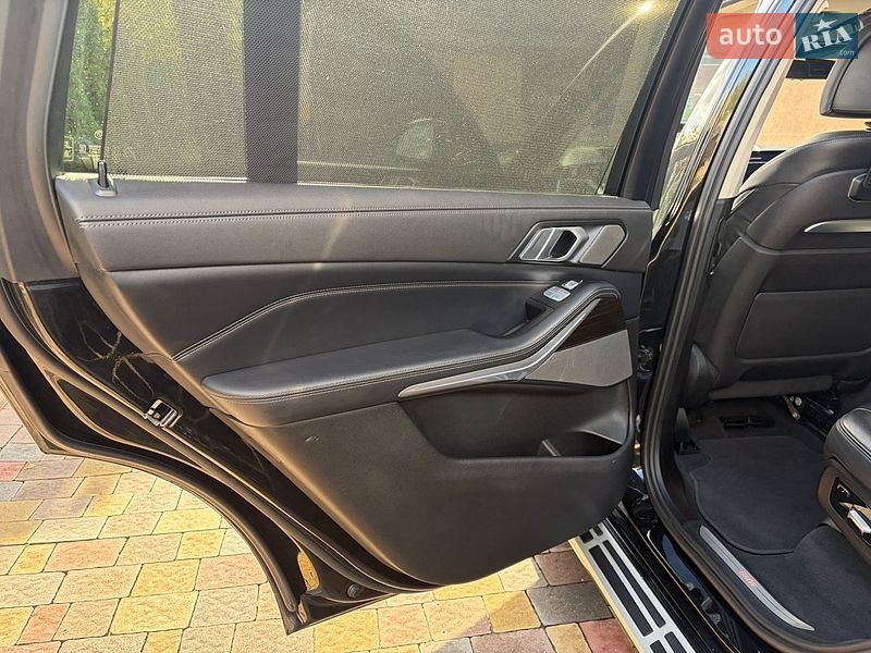Позашляховик / Кросовер BMW X7 2023 в Сарнах