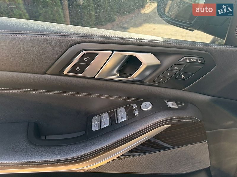 Позашляховик / Кросовер BMW X7 2023 в Сарнах