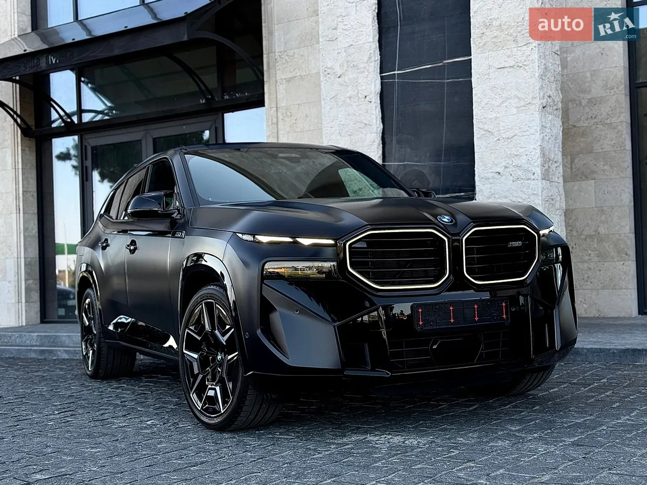 2025 BMW XM - фото 1