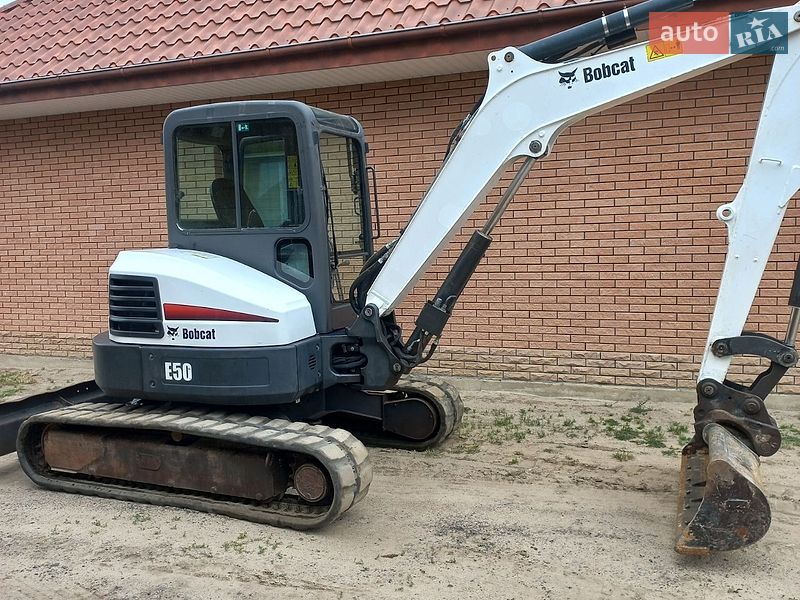 Bobcat Е50