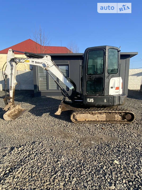 Bobcat E
