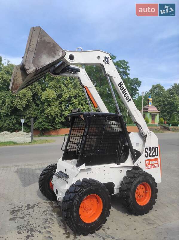 Bobcat S220