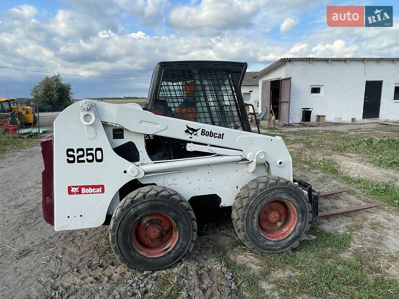 Bobcat S220