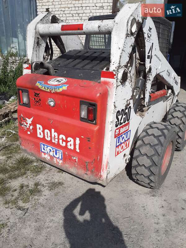 Минипогрузчик Bobcat S250
