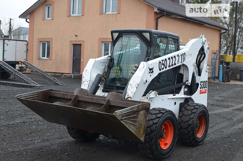 Минипогрузчик Bobcat S300