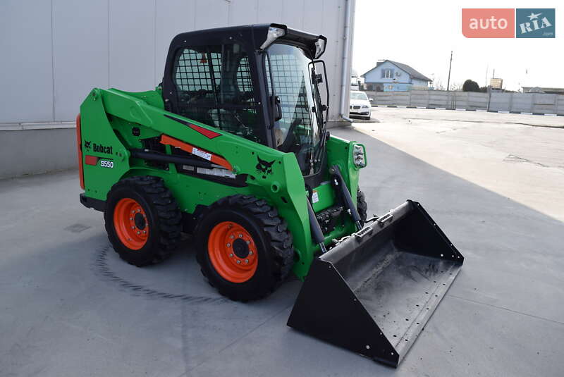 Міні-вантажник Bobcat S550