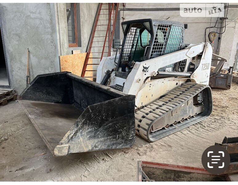 Bobcat T250