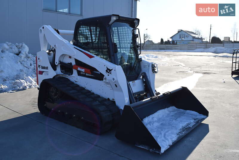 Міні-вантажник Bobcat T740