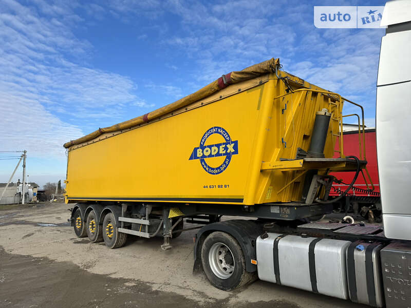 Зерновоз - полуприцеп Bodex KIS 3W-A
