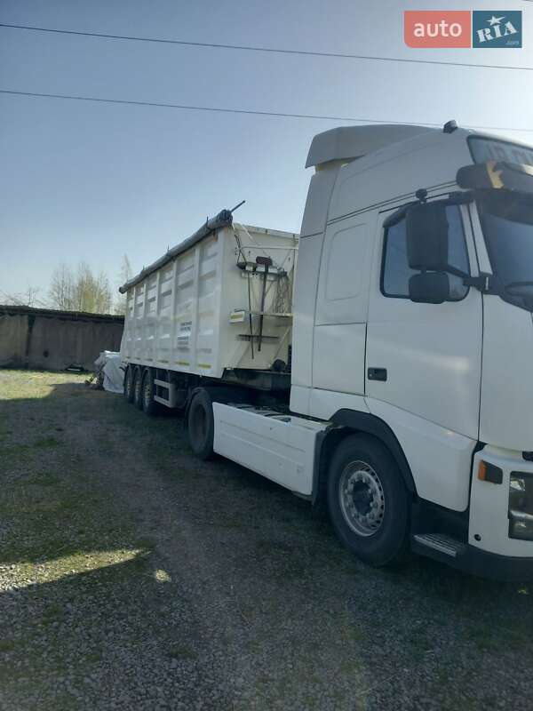 Зерновоз - полуприцеп Bodex KIS