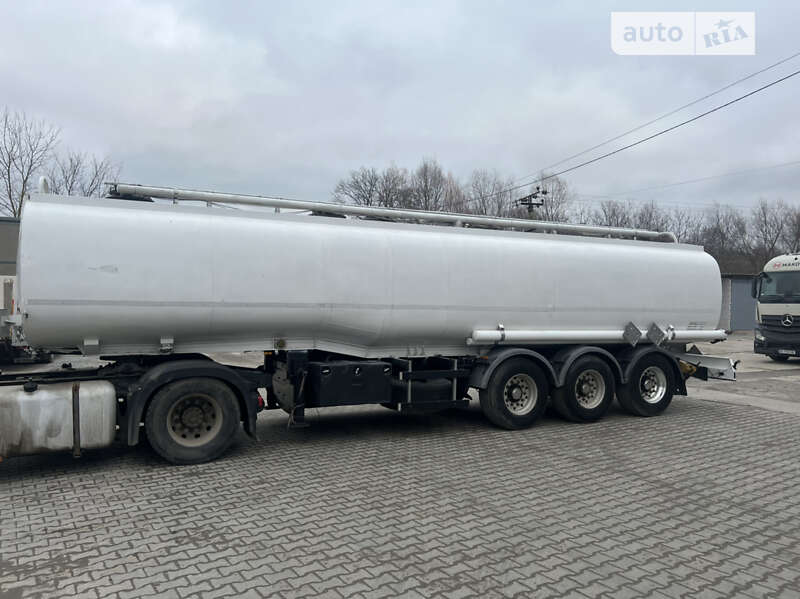 Цистерна напівпричіп Bolgan