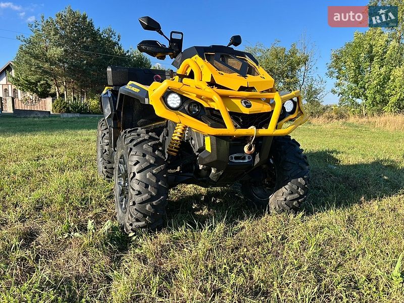 Квадроцикл спортивный BRP Can Am