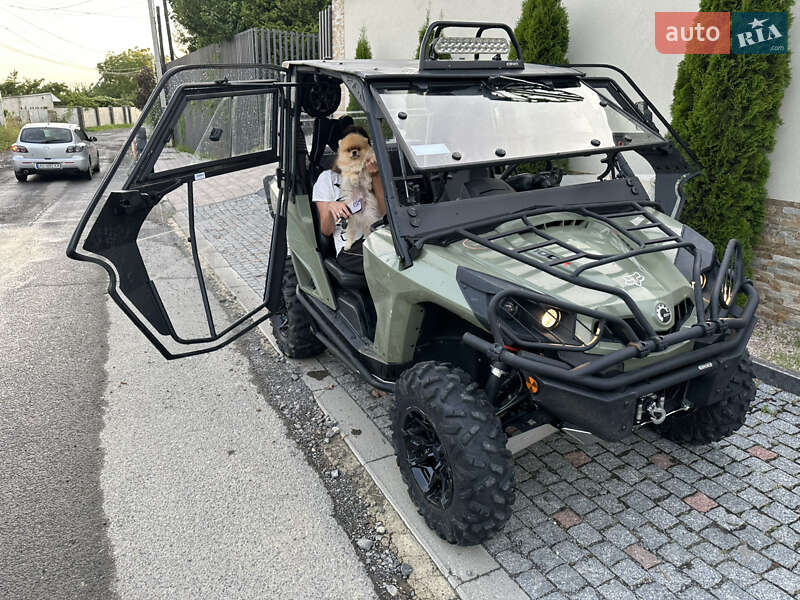 Квадроцикл спортивный BRP Commander