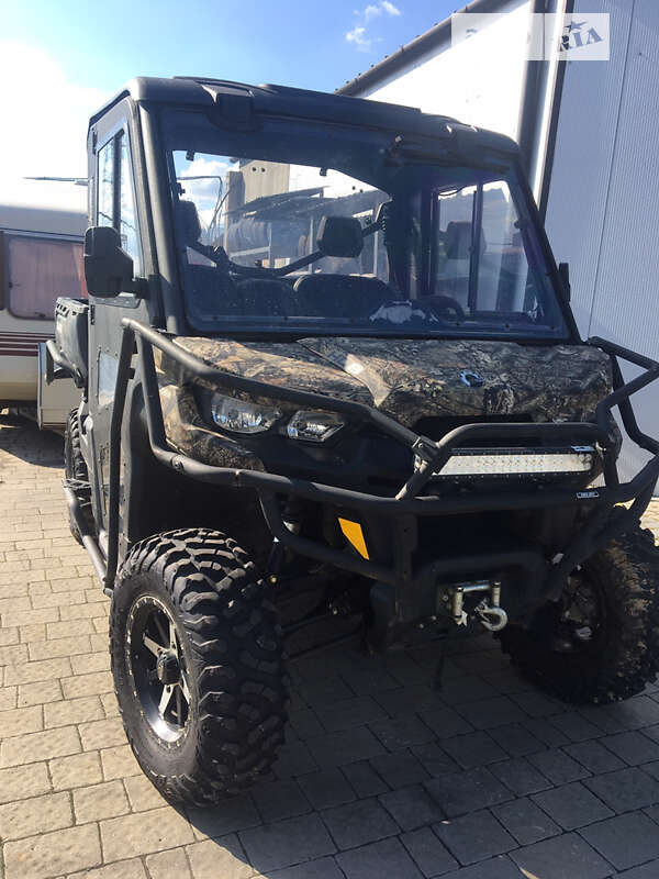 Мотовездеход BRP Defender