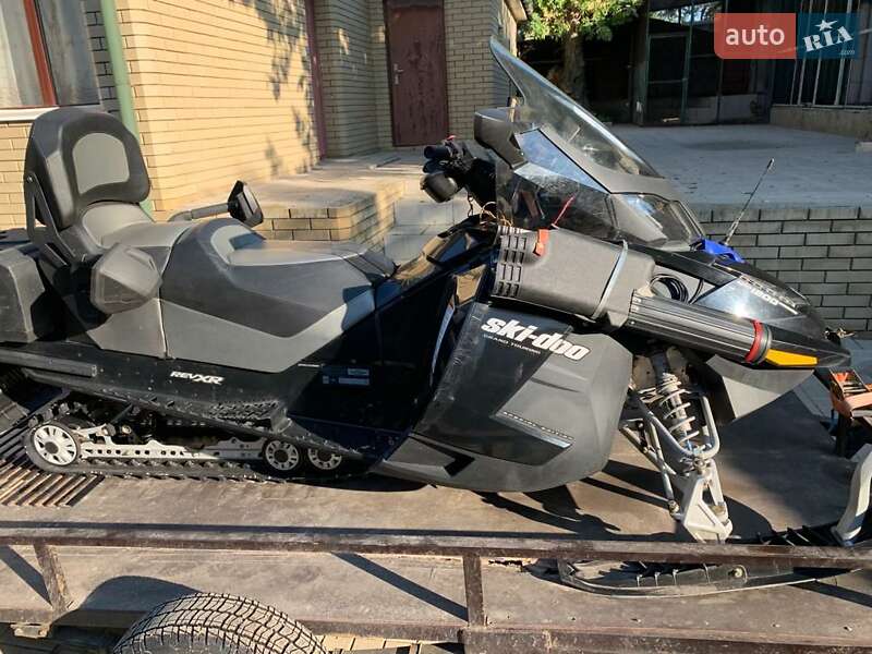 Мото BRP Grand Touring