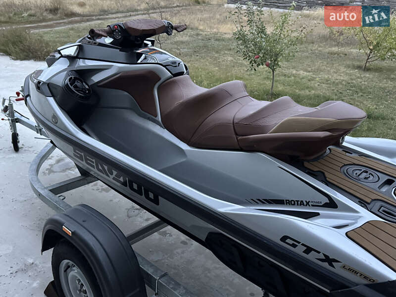 Водний транспорт BRP GTX