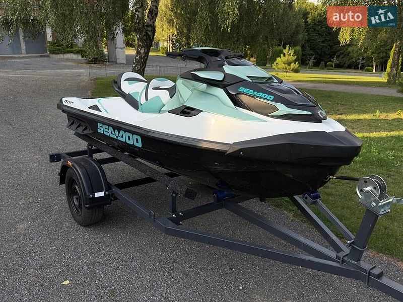 Гідроцикл туристичний BRP GTX