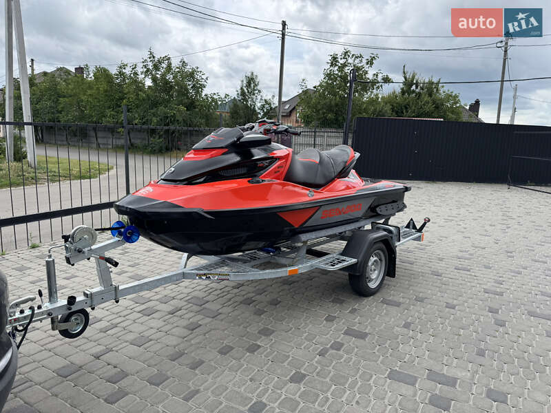 Гидроцикл спортивный BRP RXT